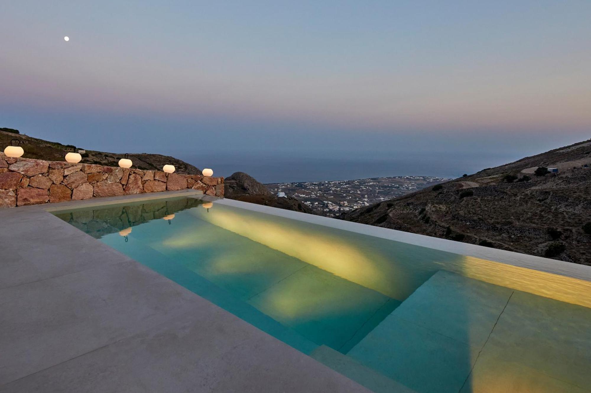 Santorini Sky, The Retreat Villa Pyrgos Kallistis Bagian luar foto